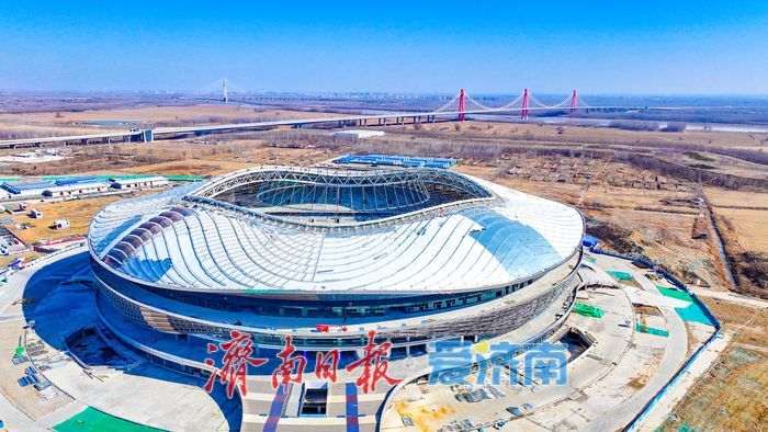 项目强省会｜黄河岸边的绿色智慧：足球场戴上“柔光罩”年省电费数百万