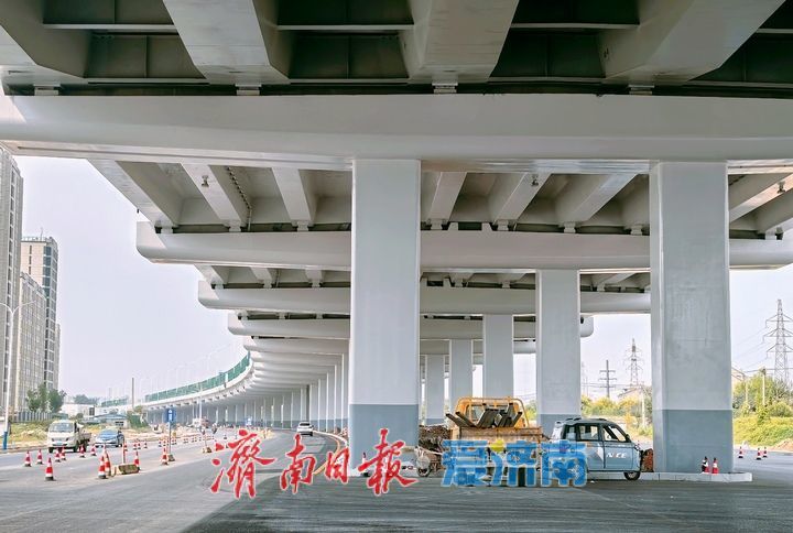 项目强省会｜隔音声屏障、交通标识牌陆续安装，济南工业北路快速路东延全速冲刺10月通车