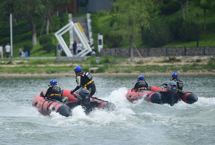 济南消防开展水域救援演练