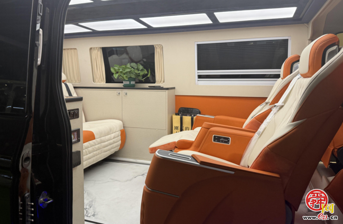 多品类强势出击！中国重汽轻型汽车首登上海国际房车展