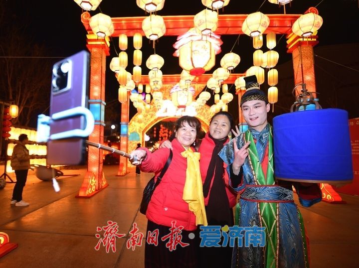 “泉”在济南过大年｜赏方特新春灯会 感受国风浪漫