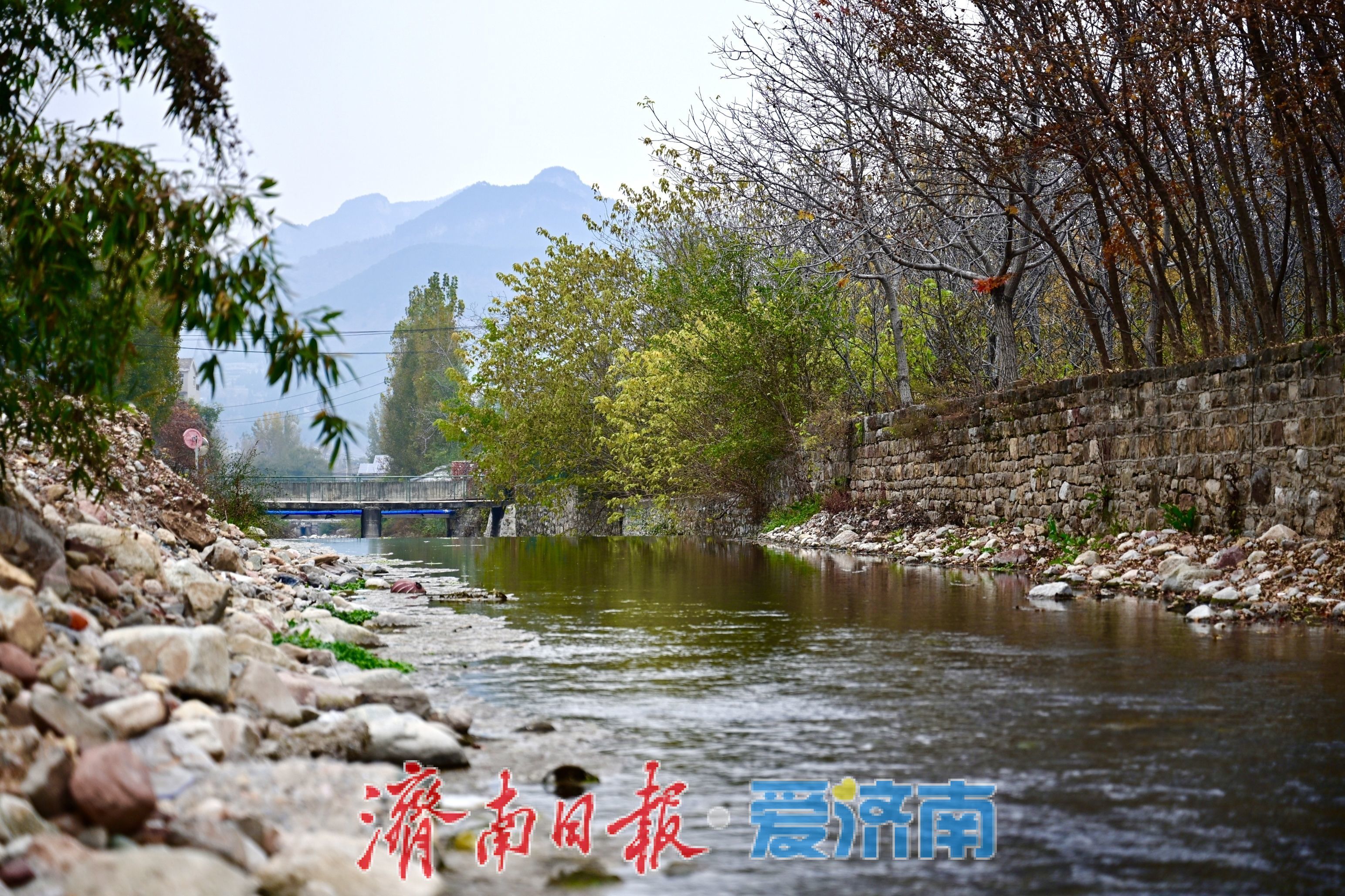 一年四季 泉在济南丨秋染南山 溪流更显清幽