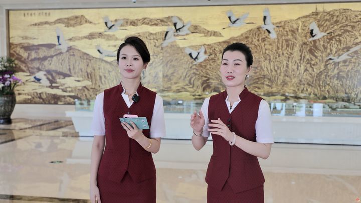 品质服务与文旅融合新图景 济南机场开展“泉城飞享，服务随行” 航站楼直播活动