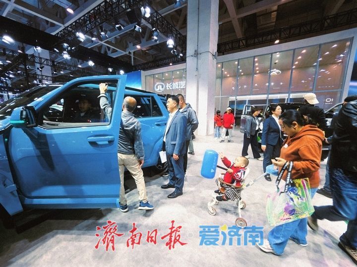 车展人气爆棚 购车赏车热潮持续升温