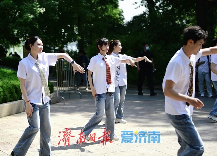 活力四射动感无限，“青春快闪”助力“五一”假期泉水游