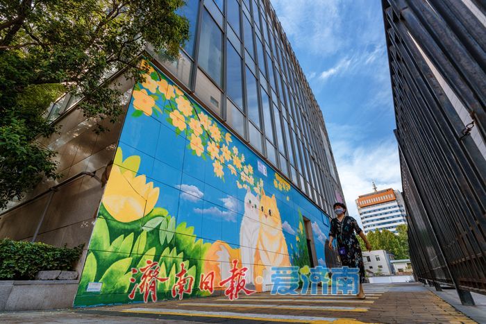 一年四季 泉在济南丨济南绿地普利中心现创意彩绘 公共空间变身艺术画廊