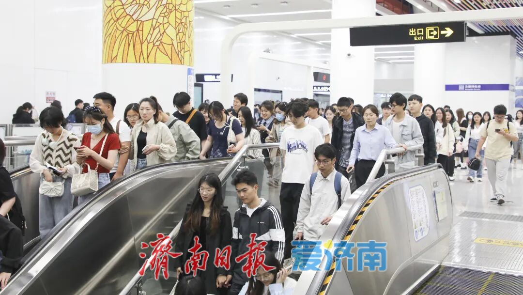 地铁直达！奥体中心站：城市活力枢纽