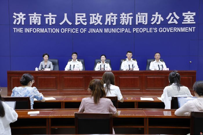 南市上半年外Nq出口d破1240亿元 ?..