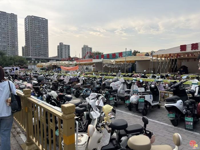 看成效 聚共识 济南城管聚力推进地铁站点非机动车共治共享