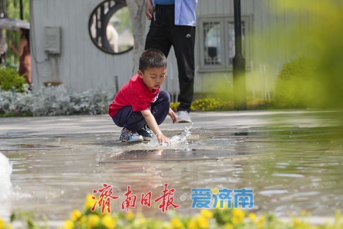 一年四季 泉在济南｜立夏时节市民游客乐享曲水亭街亲水时光