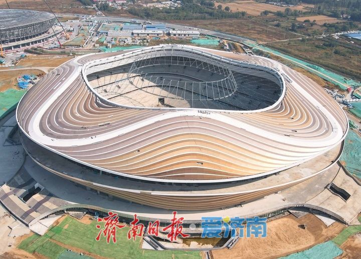 九曲黄河落“金碗” ，济南6万座专业足球场初展雄姿