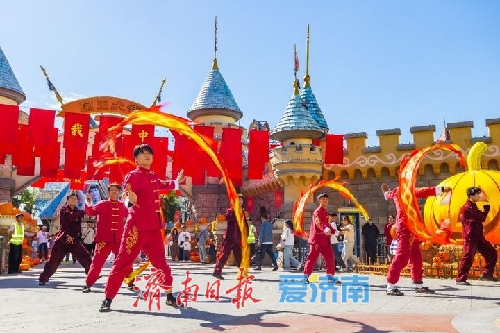 国庆第二天泉城文旅活力持续释放 全市30家景区共接待游客66.41万人次