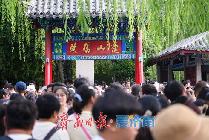 “水涌若轮”盛景醉游人