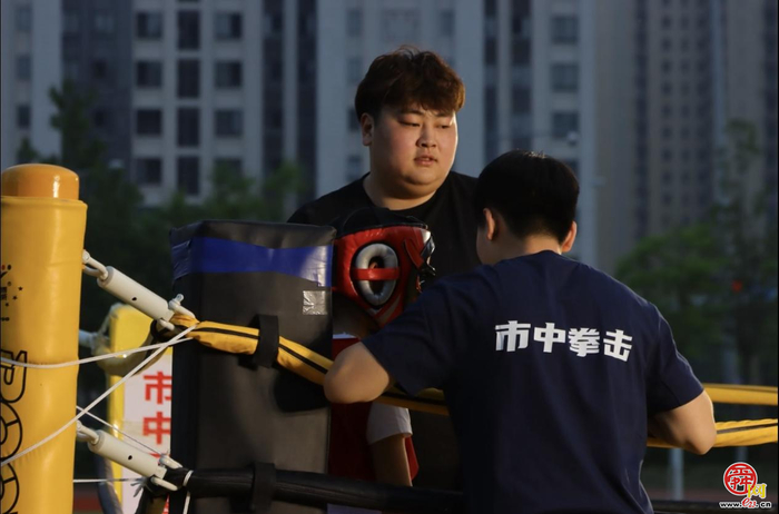 拳力以赴 闪耀未来——2026年济南市市中区中小学拳击邀请赛在经纶小学圆满举办
