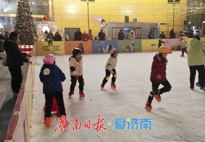 一年四季 泉在济南丨感受冰雪魅力，体验滑冰乐趣