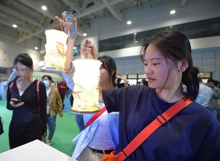 现场图集来了！“天下泉城聚天下英才”济南首届高层次人才招引大会人气爆棚