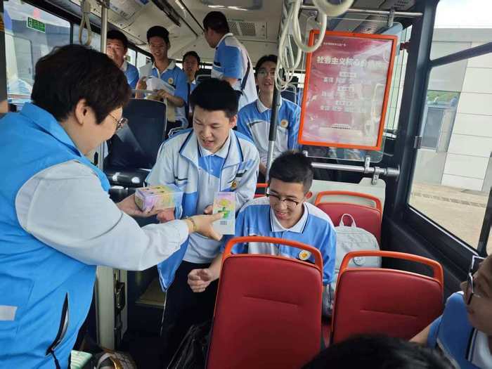 开通中高考专线车、团体直通车，济南公交暖心护航中高考