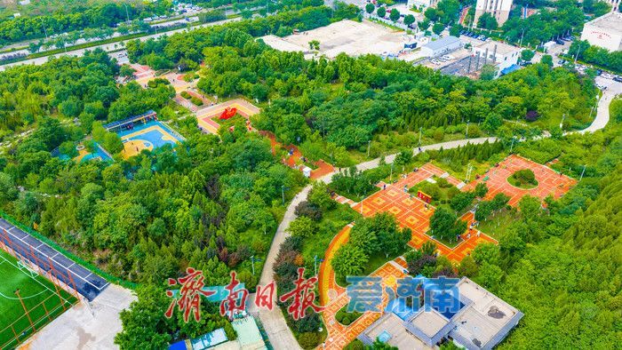 集健身观光爱国教育于一体 济南小东山山体公园成市民新宠