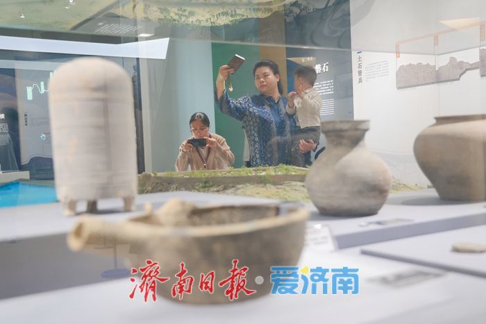 齐长城文化博物馆试运行首日人气高涨