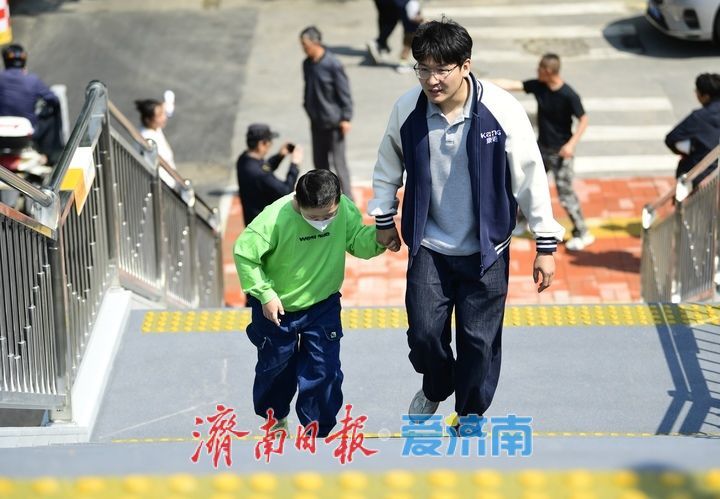 从“能过街”向“好过街”跃升，济南4座新建过街天桥今日正式启用