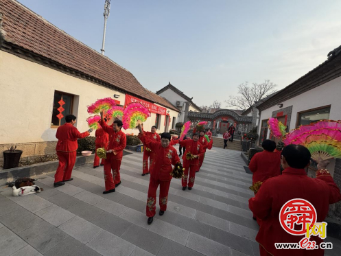 【网络中国节·春节】“泉”在济南过大年｜济南章丘三涧溪村：“品味中国年，涧溪幸福年”