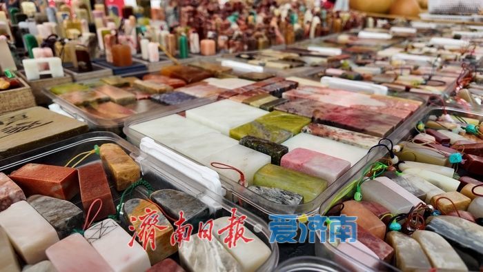 济南英雄山文化市场寻年记：年味里藏着文旅融合新活力