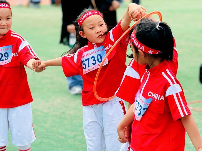 健康第一！市中区幼儿园体育嘉年华点亮幼儿多彩童年