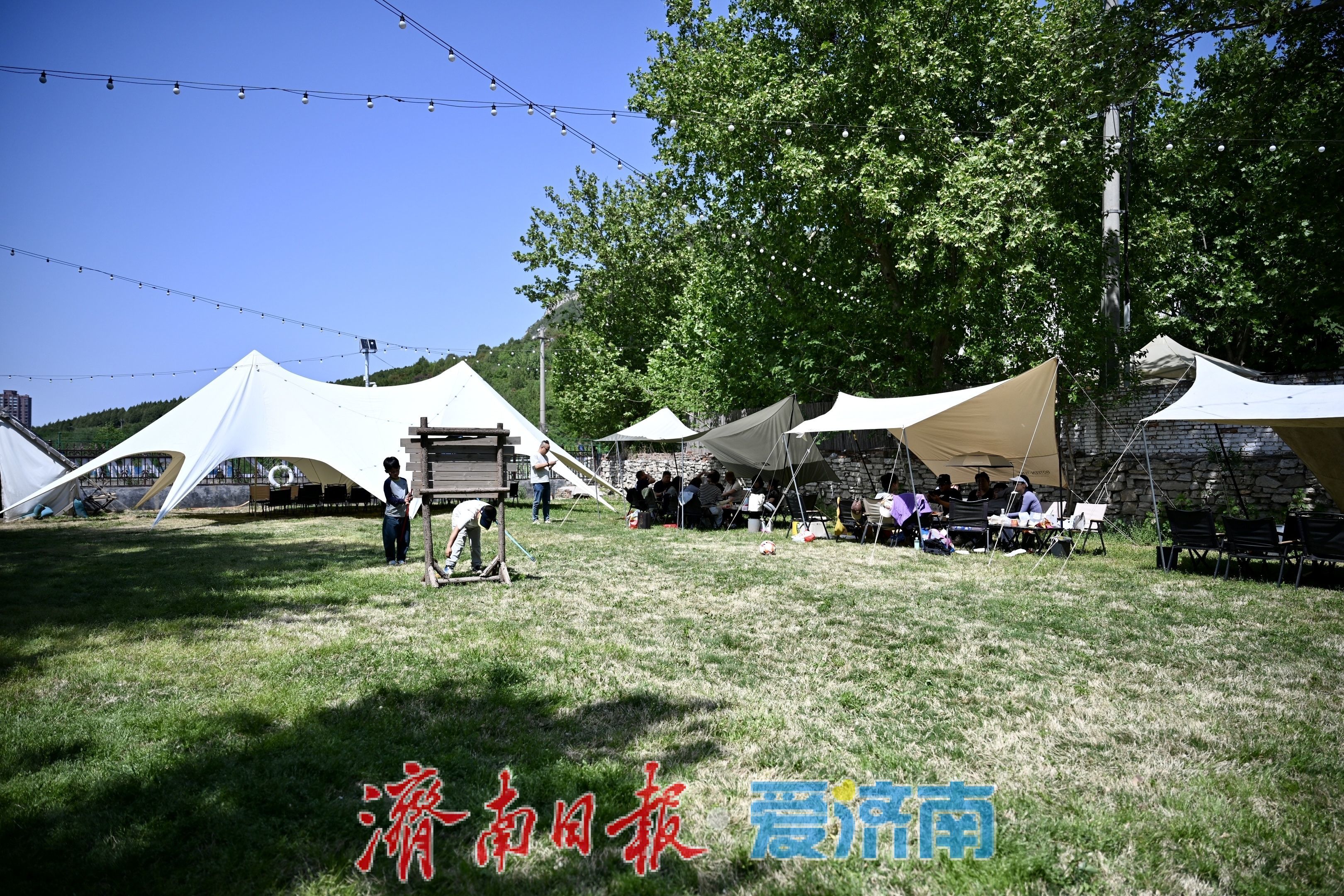 浆水泉水库变身“周末会客厅” 市民扎堆露营乐享山水之趣​