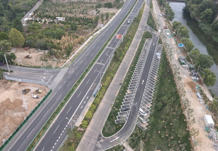 二层设观景平台，省道103旅游公路门牙驿站建成