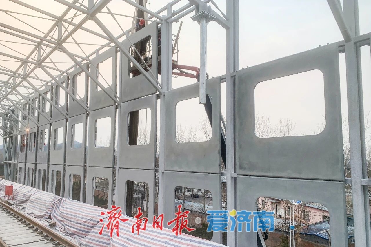 济南轨道交通8号线高架车站用上新“皮肤”！