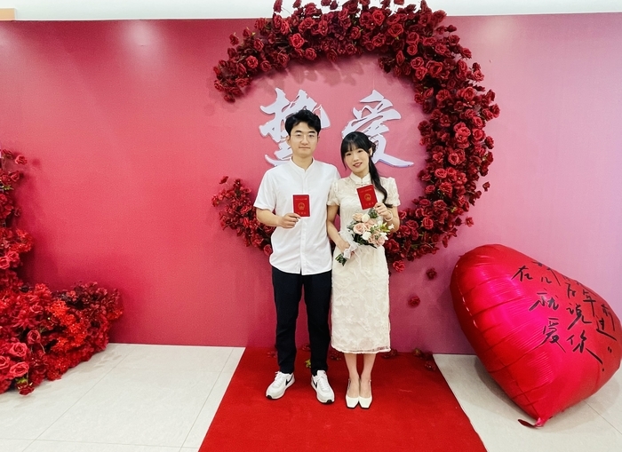 山泉花海为盟，“打卡”济南“公园式”婚姻登记点