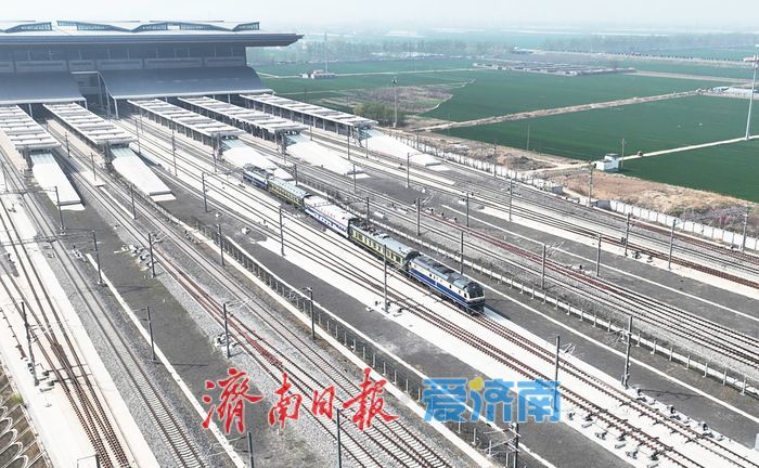 凌晨从济南站编组出发，这列“第一车”正改写济南铁路格局