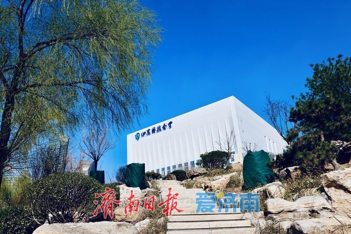 春日限定！腊山河公园柳芽萌动杏花盛放