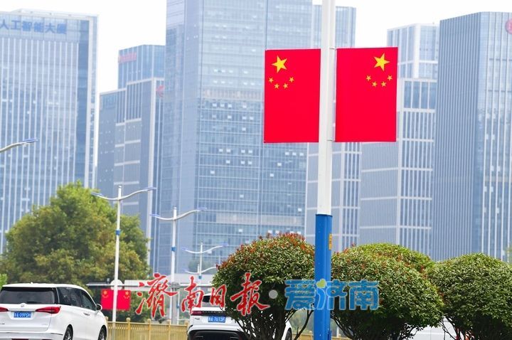 双节喜相逢，最美“中国红”
