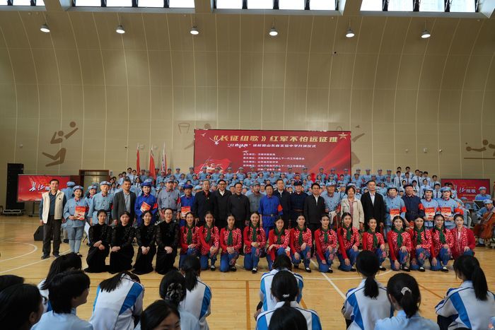 红色经典润校园 长征精神励少年丨《长征组歌》专场演出在山东省实验中学举行