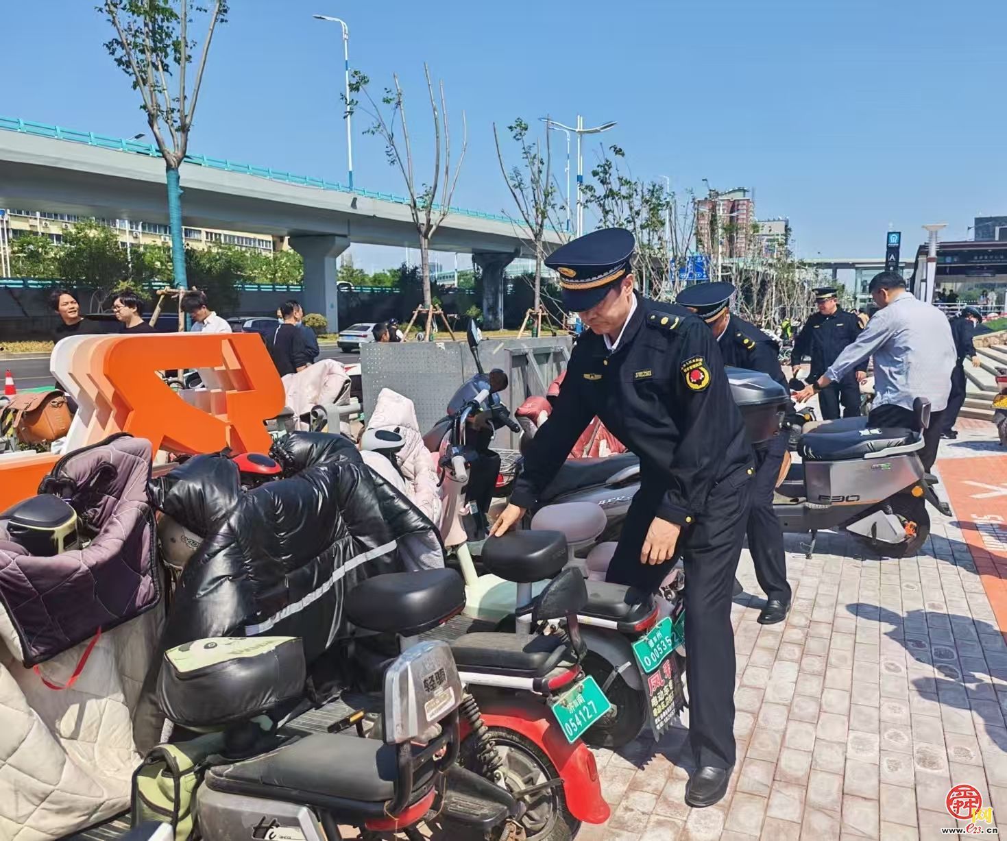 护航首秀显担当 精细城管助精彩 济南市市中区城管局全力保障齐鲁超赛济南赛区首场比赛