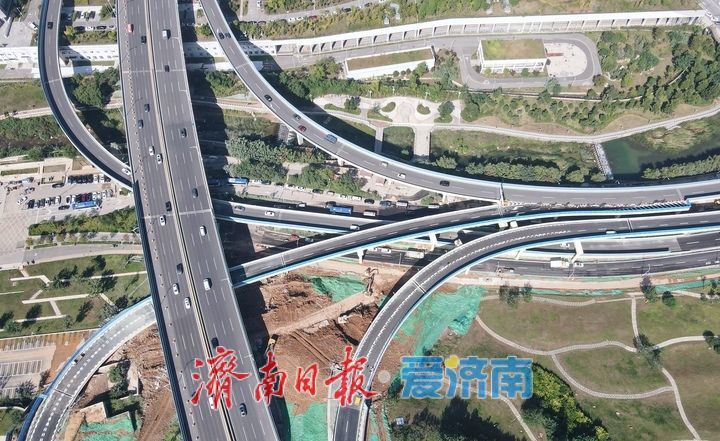 项目强省会｜二环南快速路龙鼎立交新建匝道桥展露新貌