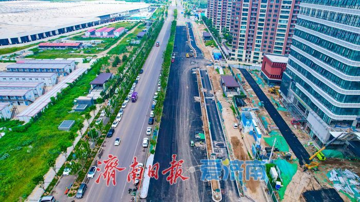 济南地铁6号线位里庄站东侧道路封闭施工