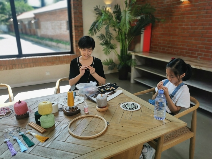 用毛线钩出故宫、圆明园、天坛……济南85后“织女”把钩针技艺玩出花样