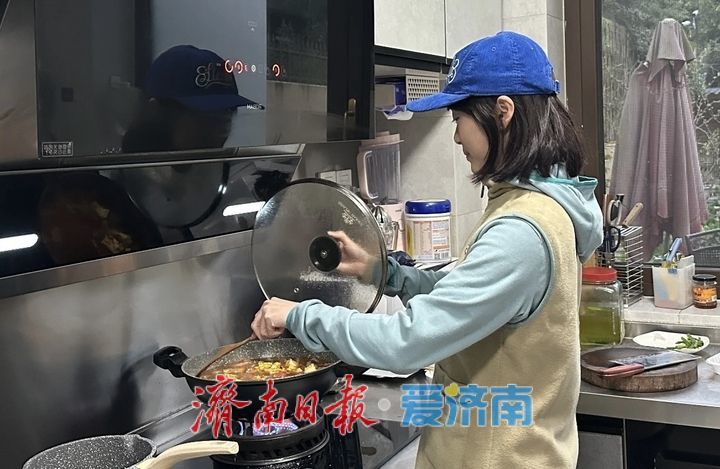 上门喂猫、代炒菜、AI养老……新兴职业的“喜与忧”