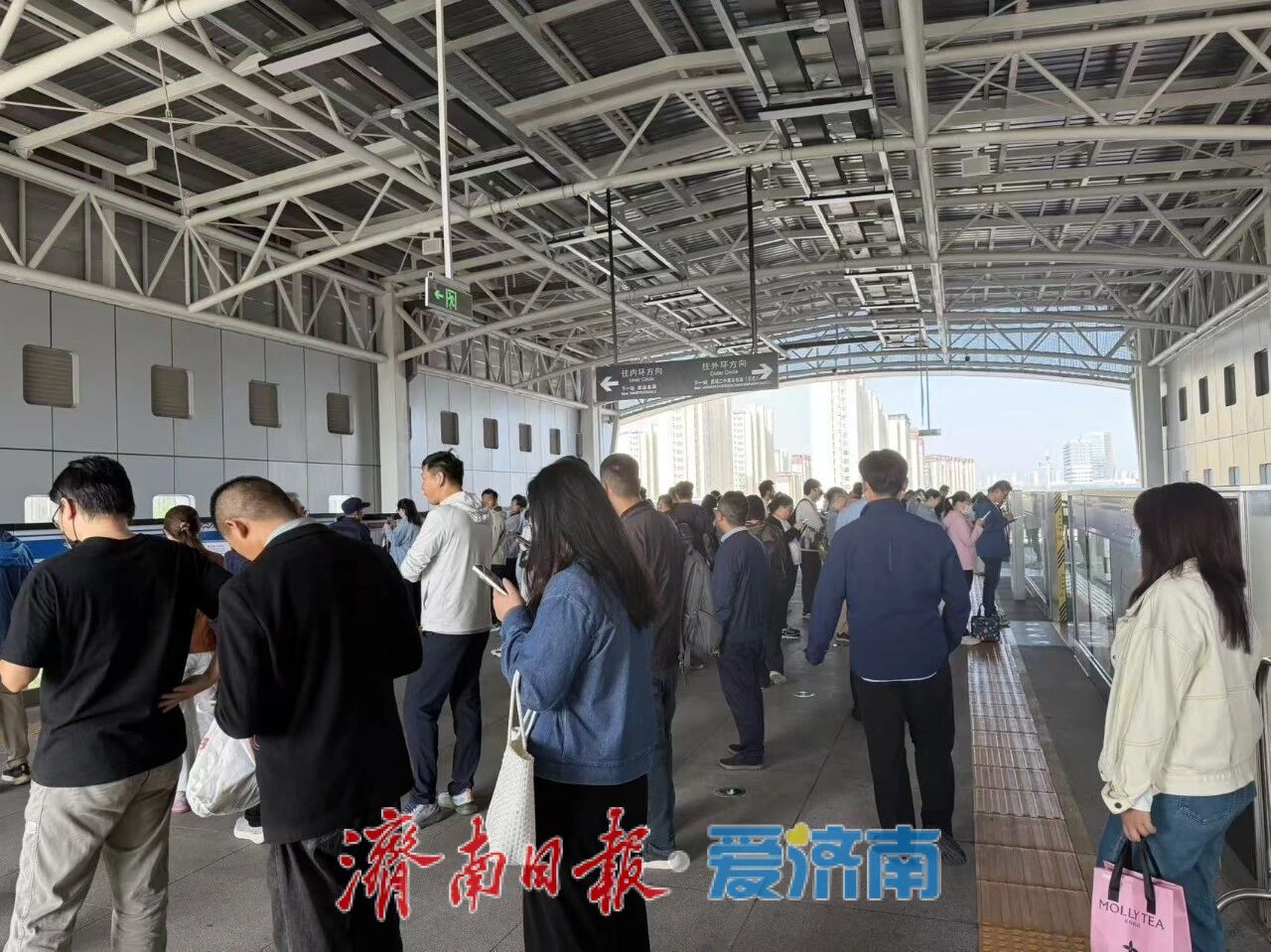 云巴穿行处，新城正“生长” 云巴显著提升东部居民通勤体验