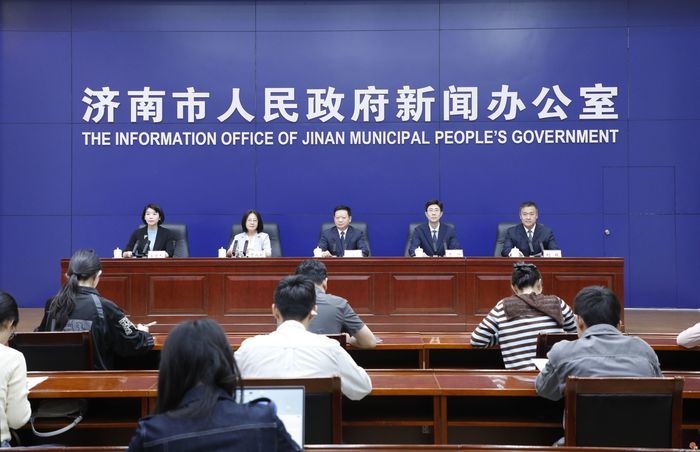 济南“项目赋能”交出硬核成绩单：553个项目配“管家”，608条政策一键查