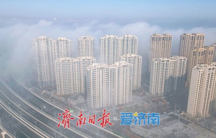 雾锁黄河 塔影独悬