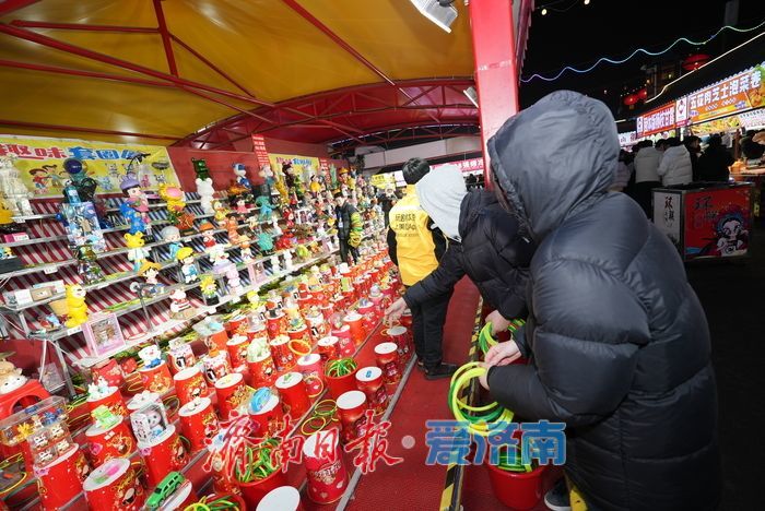 夜幕下，济南夜市里的快乐密码