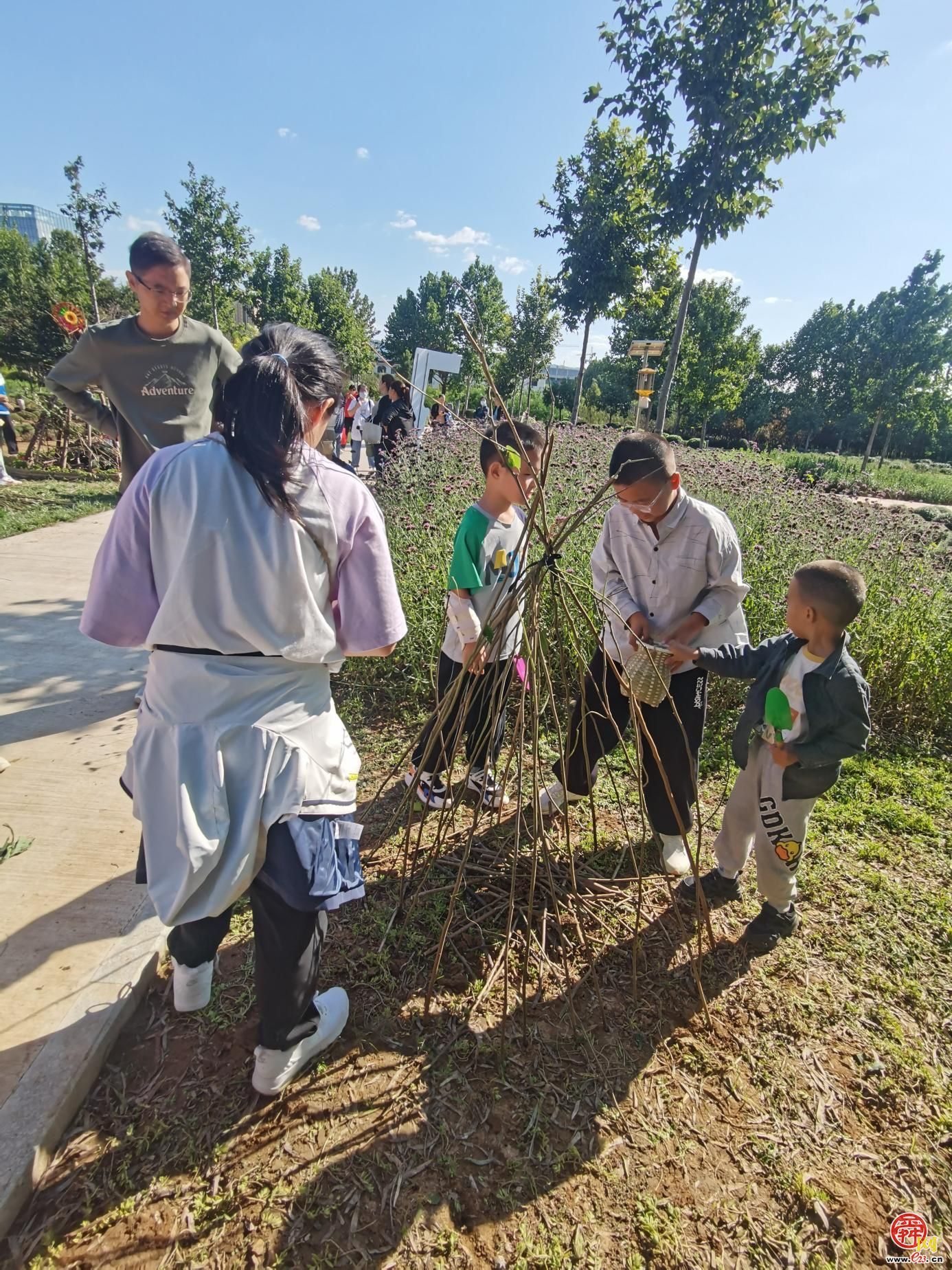 落木化春 绿妆泉城 济南园林绿化废弃物演绎环保创意大变身