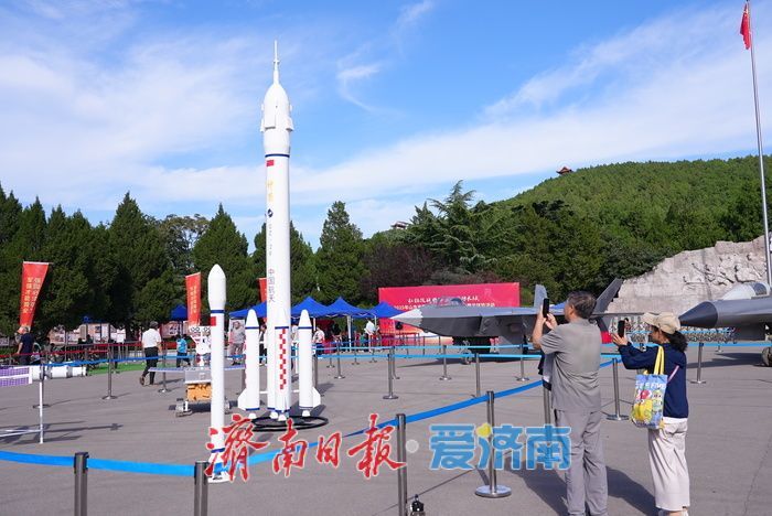 触摸 “大国重器” 弘扬抗战精神