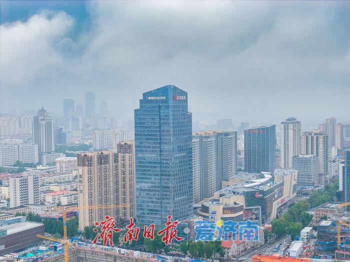 伏天细雨送清凉