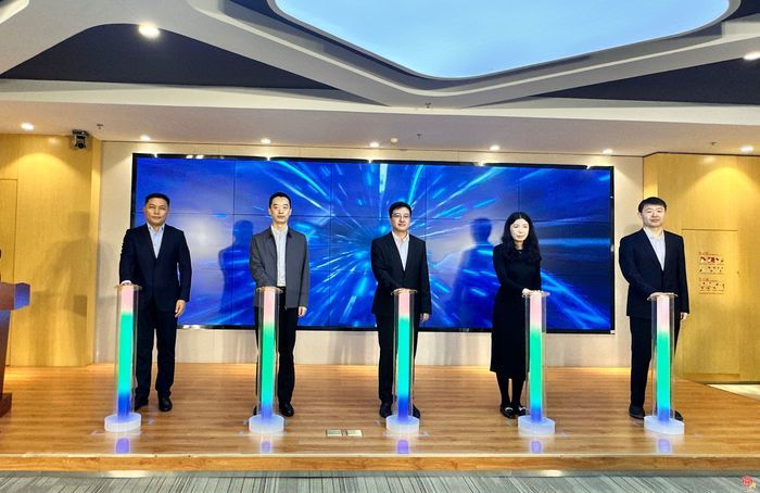 山东能源济南国际贸易产业园启航暨“易鲁通”外综服平台上线仪式成功举行