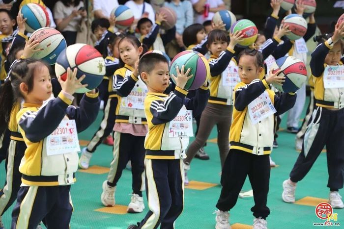 超燃！亲子微马乐翻天——济南市经五路幼儿园举办趣味运动嘉年华系列活动