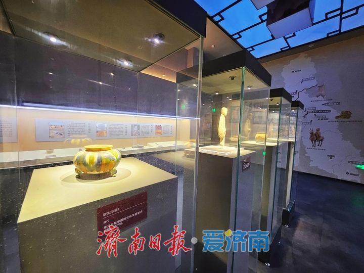 登鹊华楼观大河奔涌 品千年韵传黄河文脉